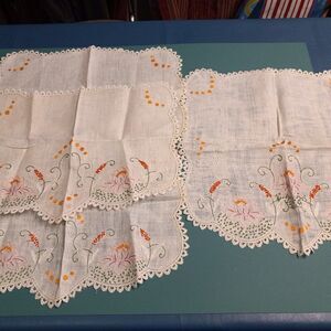 Vintage Embroidered Place Mats, Floral Lace edge Cottagecore Grandmacore Kitsch